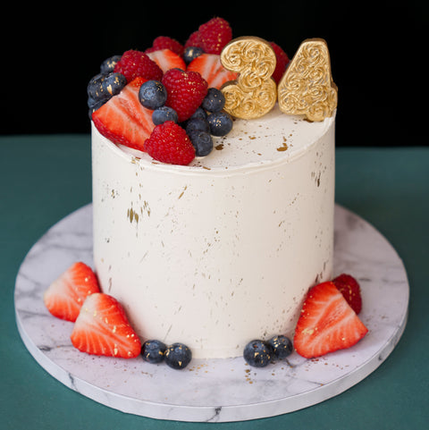 Torte mit frischen Beeren