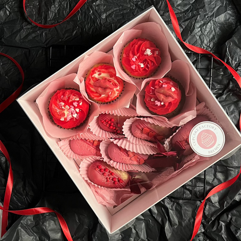 Geschenkbox "Liebe in jedem Bissen" (Cupcakes und Cake Sicles)