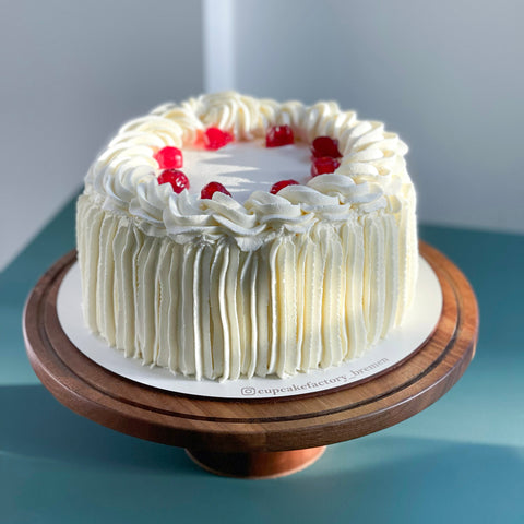 Weiße Sahne-Torte