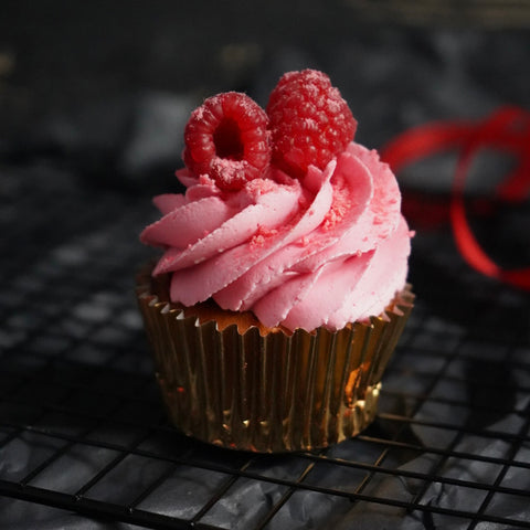 Vanille Cupcake mit Himbeeren